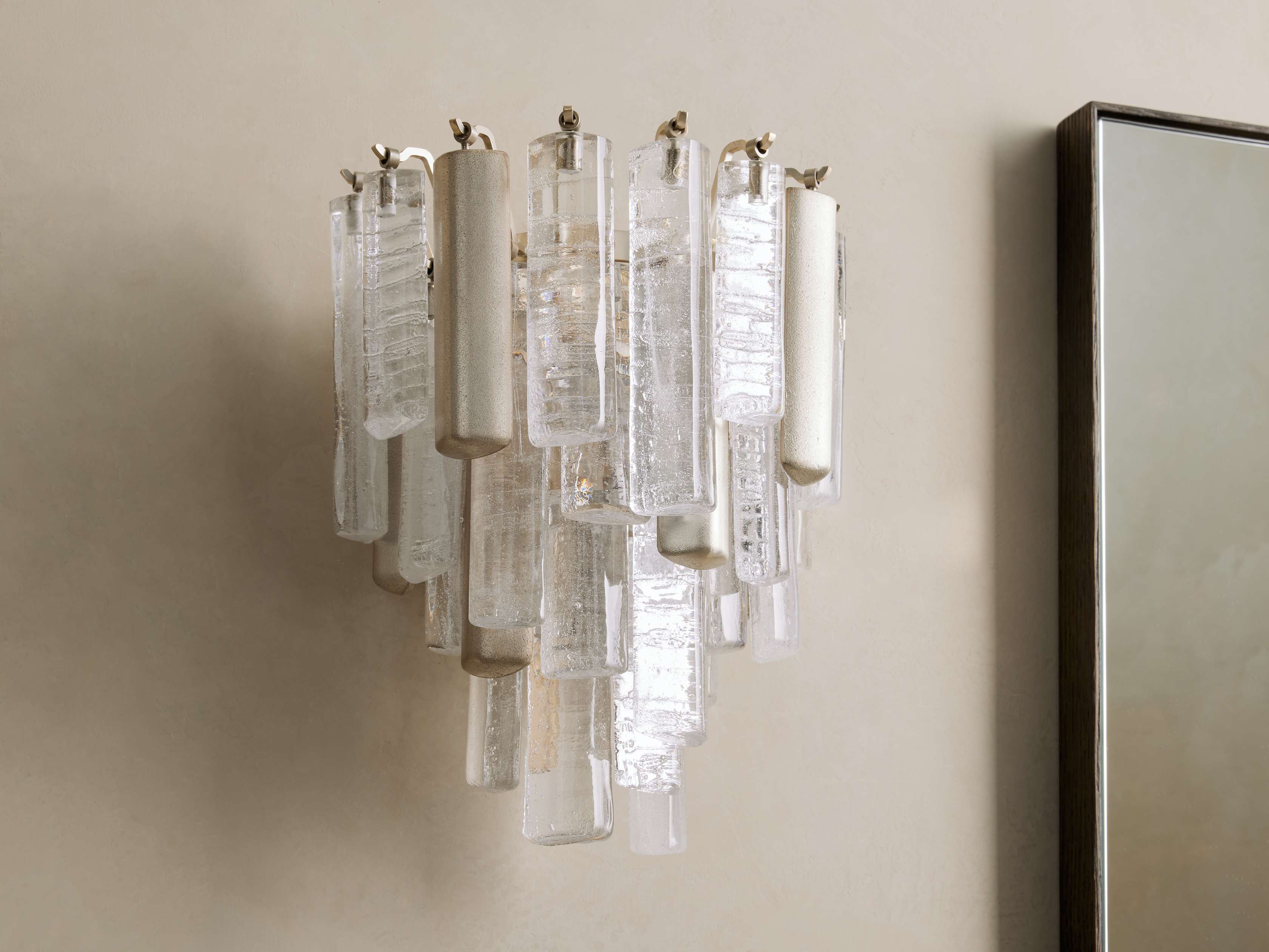 Neve Sconce