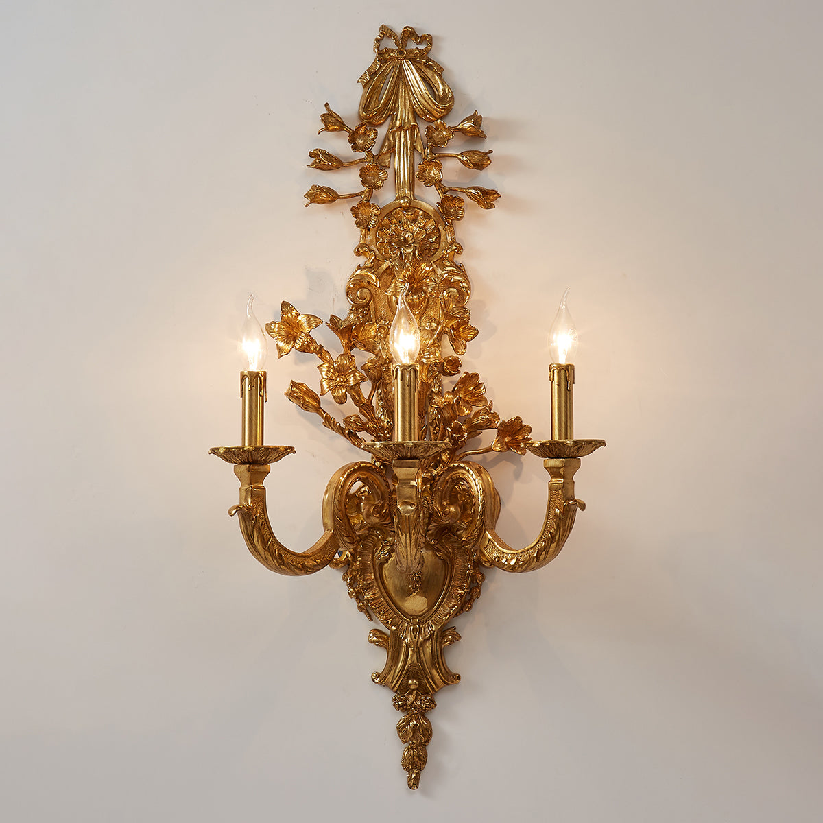Cylora Blanc Brass Wall Lamp