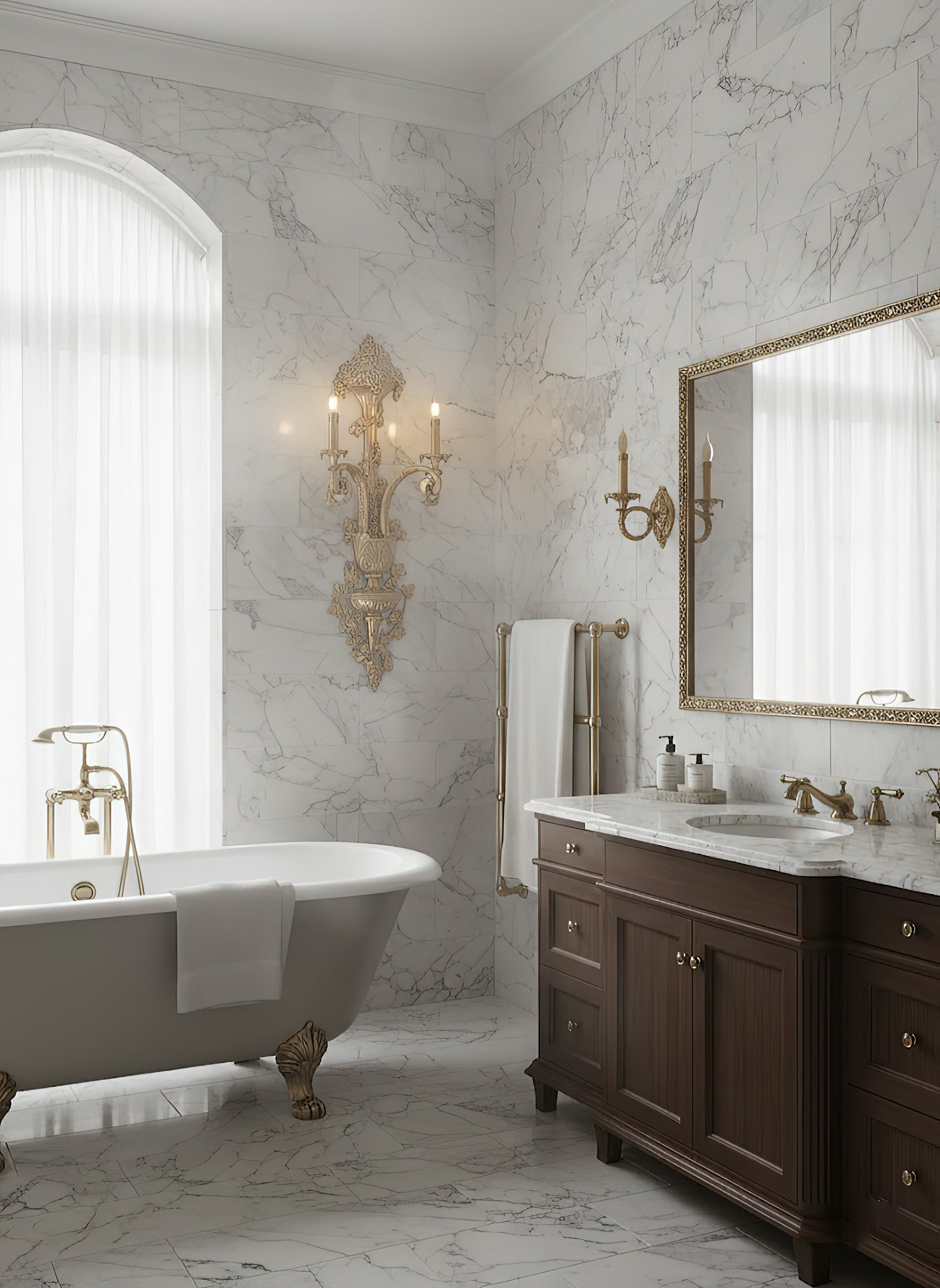 Cylora Arc Brass Wall Lamp