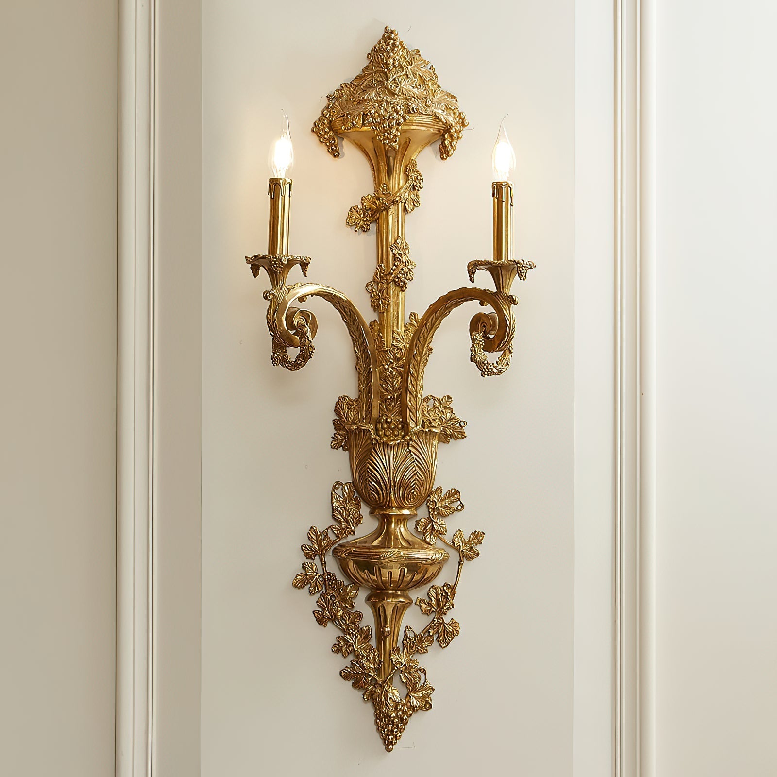 Cylora Arc Brass Wall Lamp