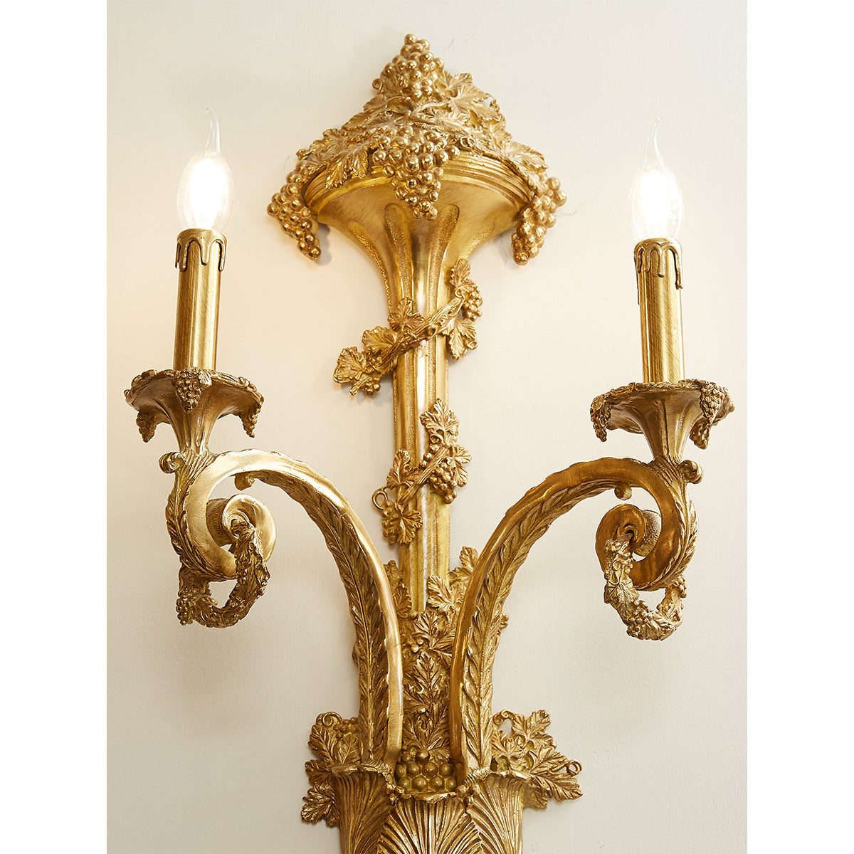 Cylora Arc Brass Wall Lamp