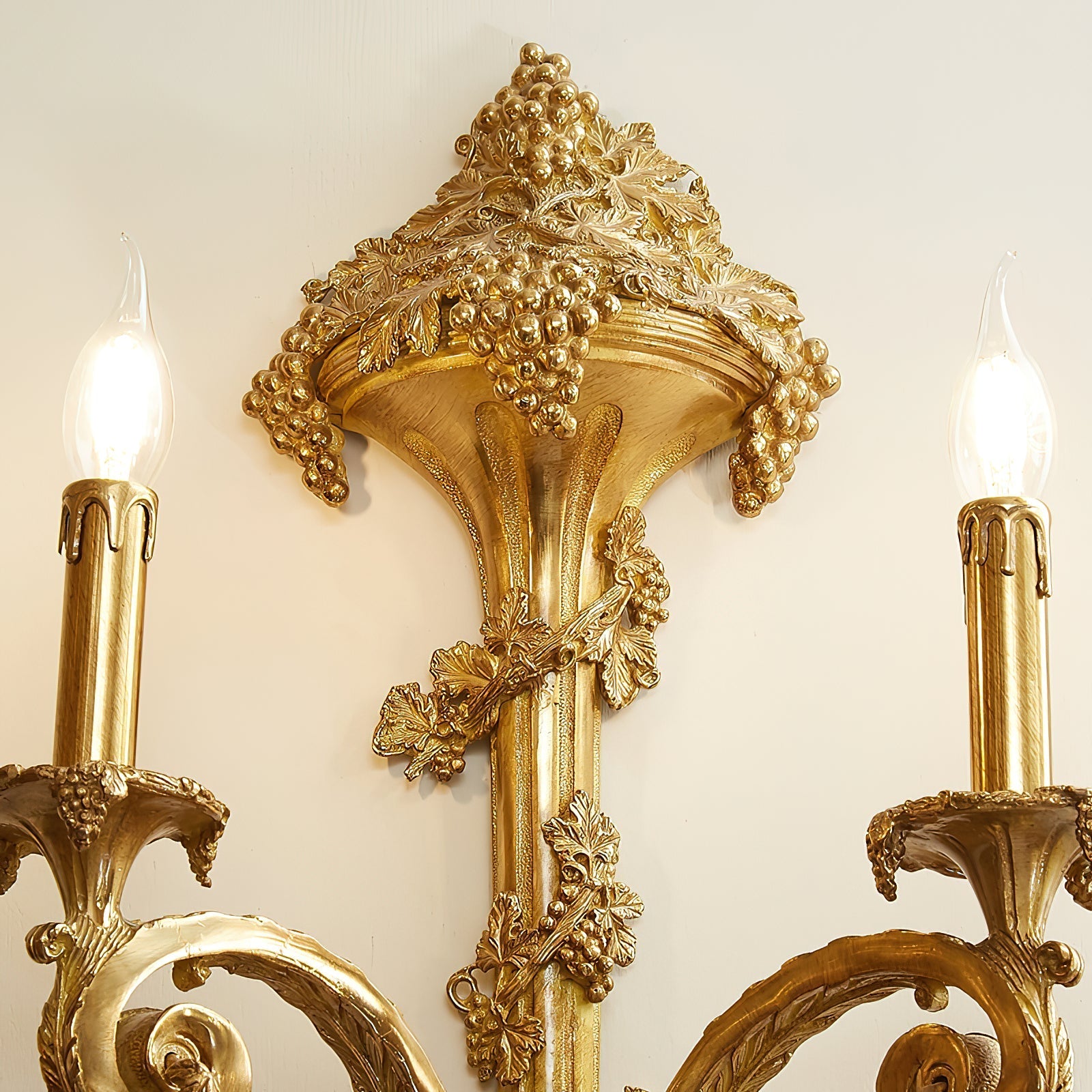 Cylora Arc Brass Wall Lamp