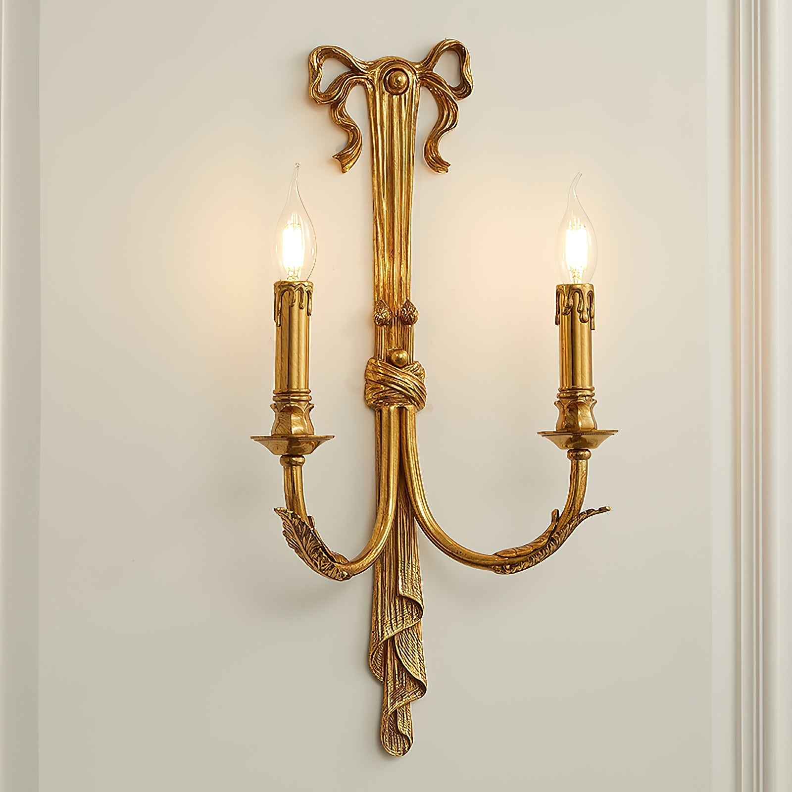 Cylora Brass Wall Lamp