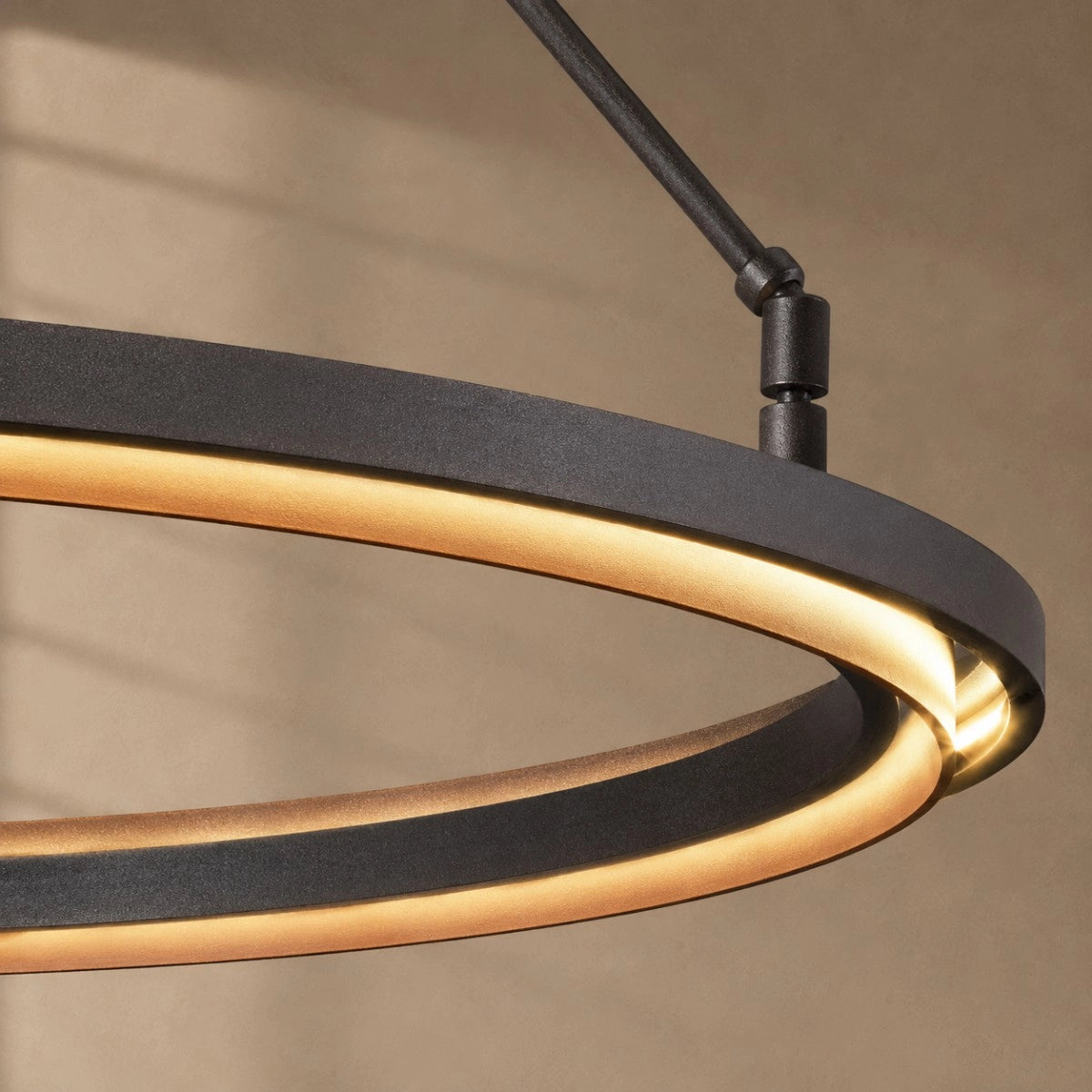 Pelta Round Chandelier 36“ 48" 60"D